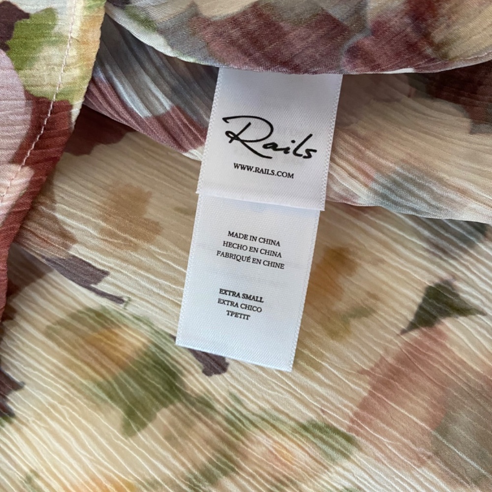 NEW! Rails Paris Top in Painted Floral Multi Color Short Sleeve Size XS - $178 - Picture 13 of 16